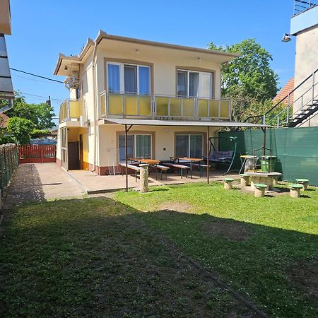 ADA 2 Apartmanház Hajdúszoboszló Esterno foto