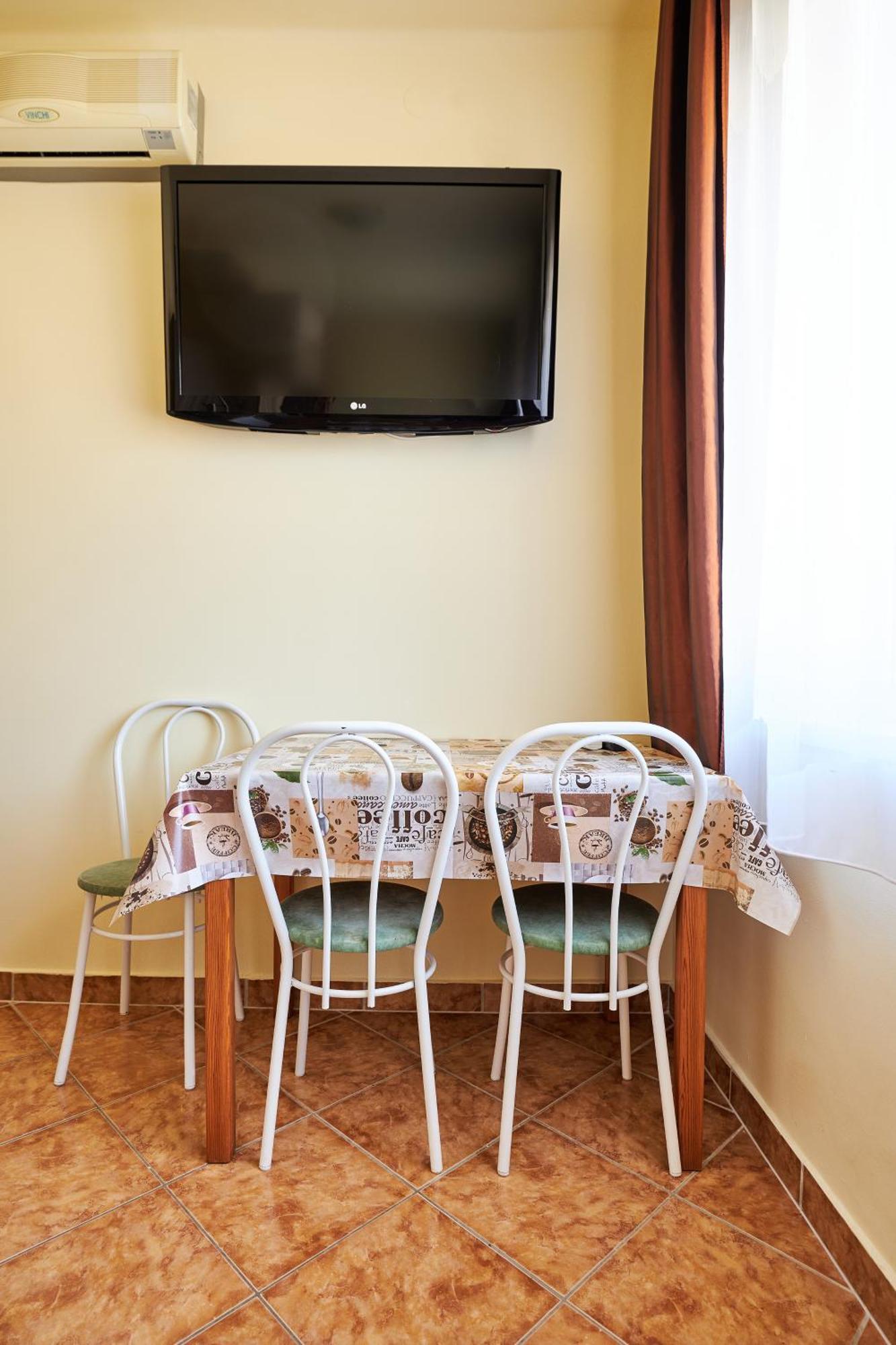 ADA 2 Apartmanház Hajdúszoboszló Esterno foto