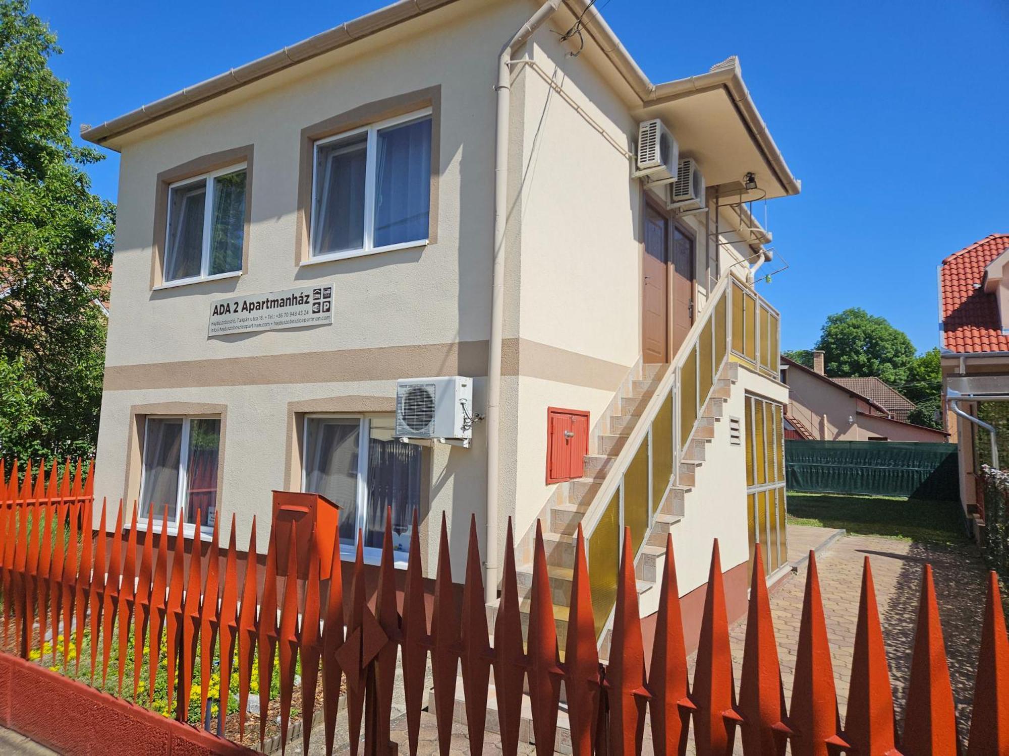 ADA 2 Apartmanház Hajdúszoboszló Esterno foto