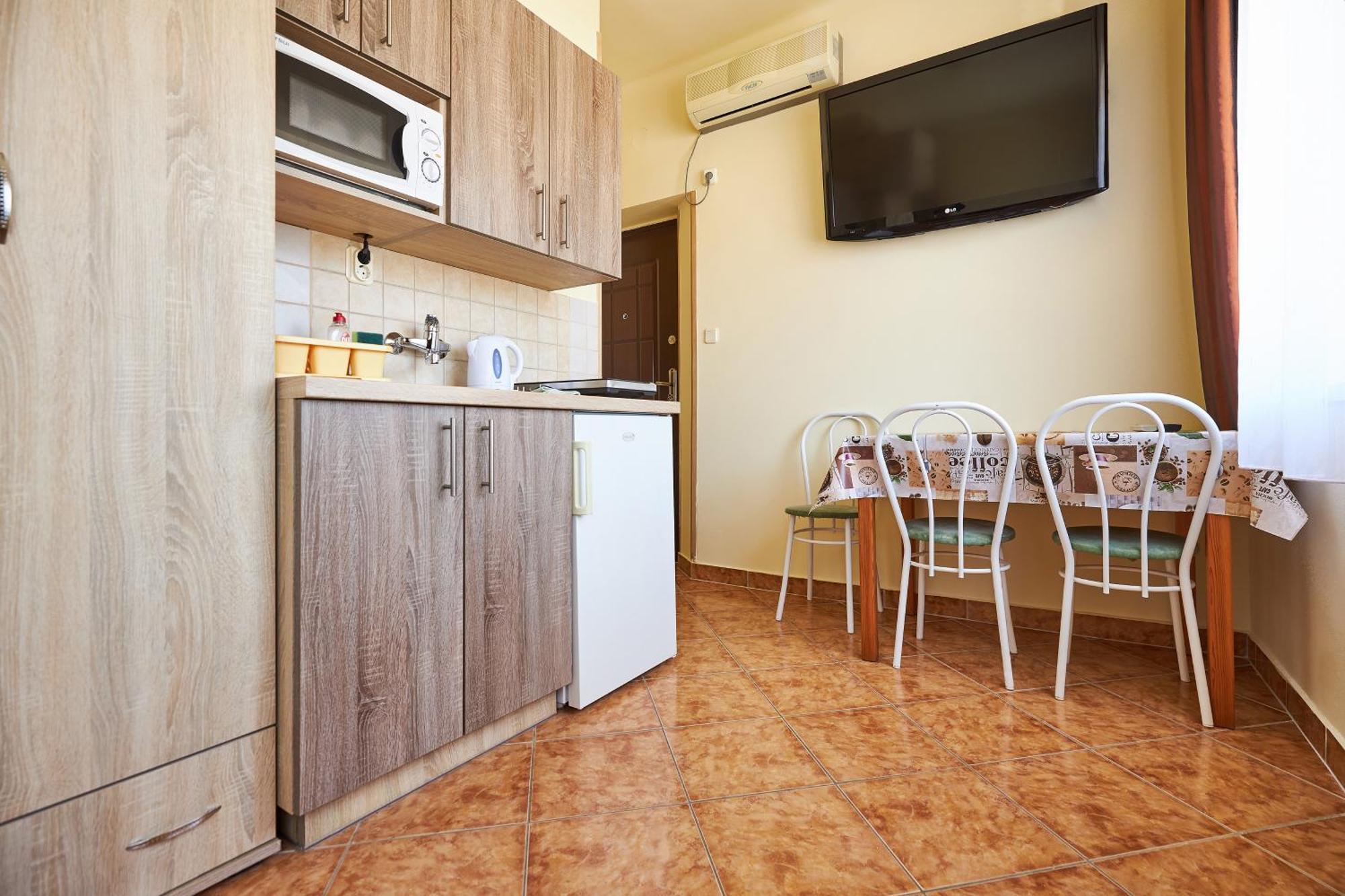 ADA 2 Apartmanház Hajdúszoboszló Esterno foto
