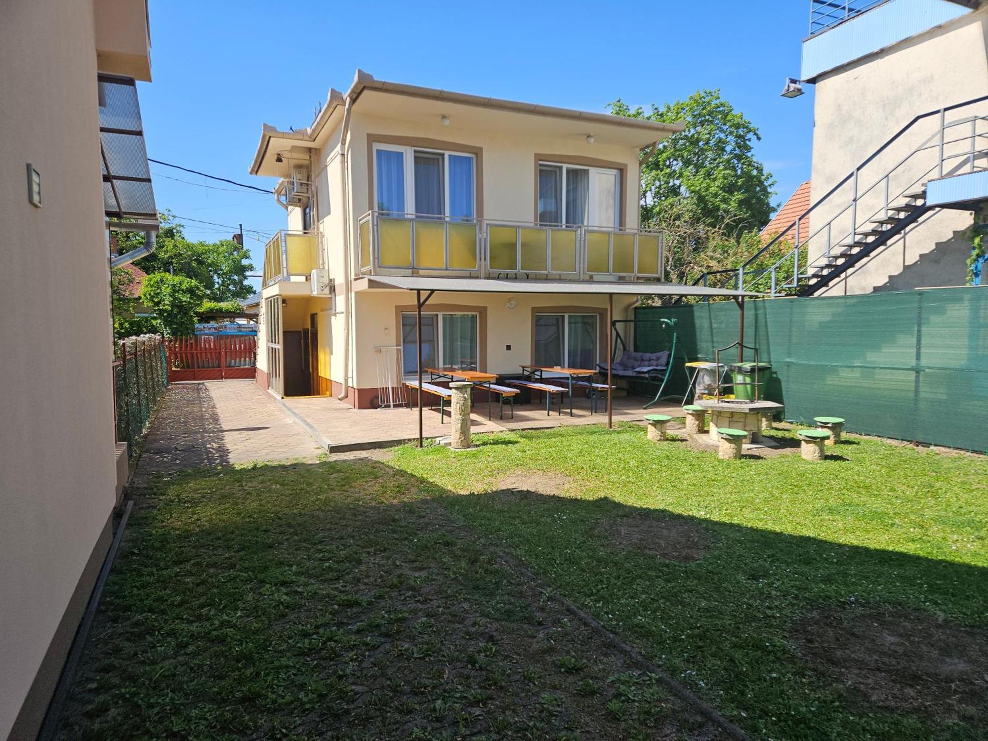ADA 2 Apartmanház Hajdúszoboszló Esterno foto
