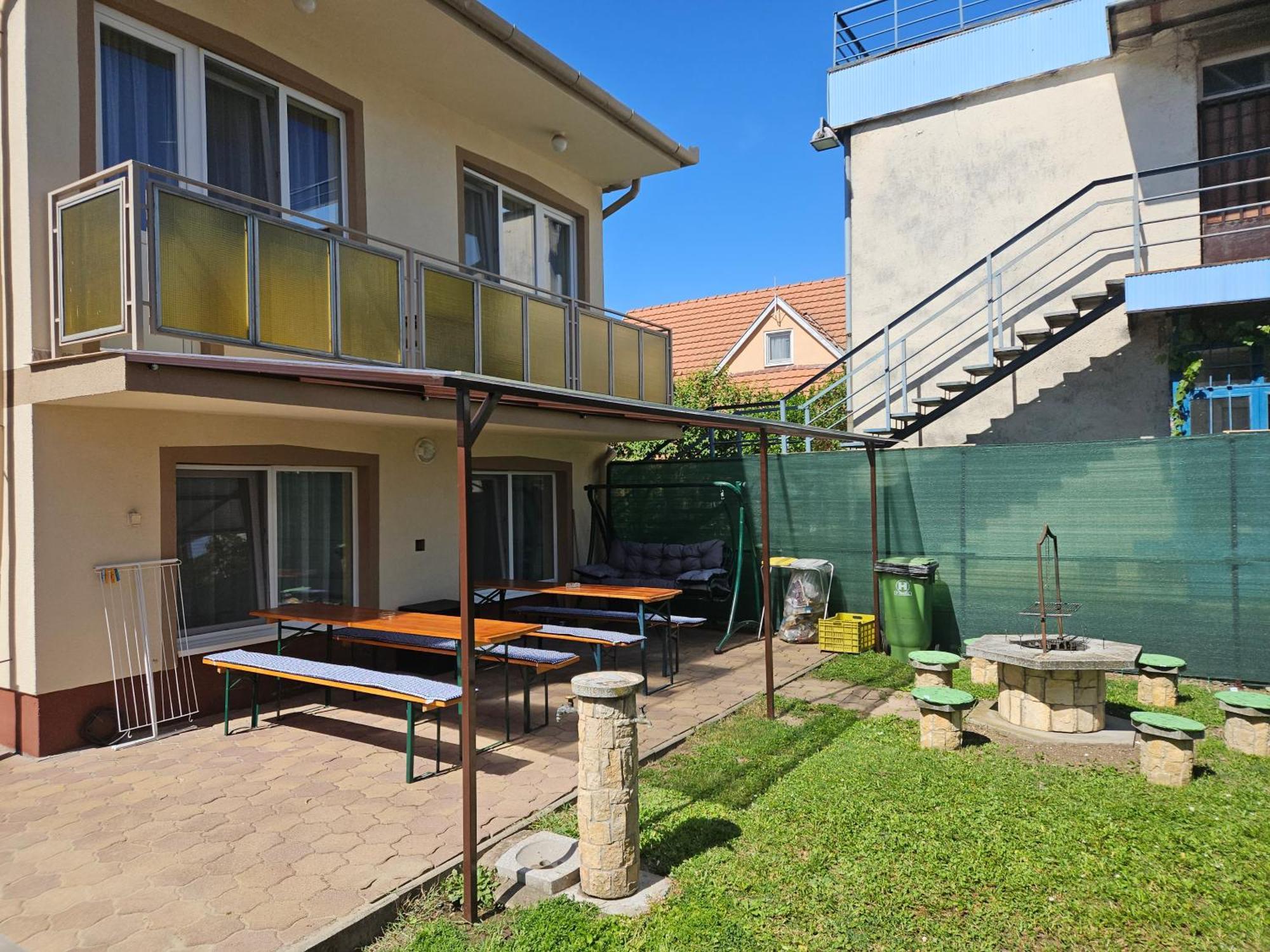 ADA 2 Apartmanház Hajdúszoboszló Esterno foto