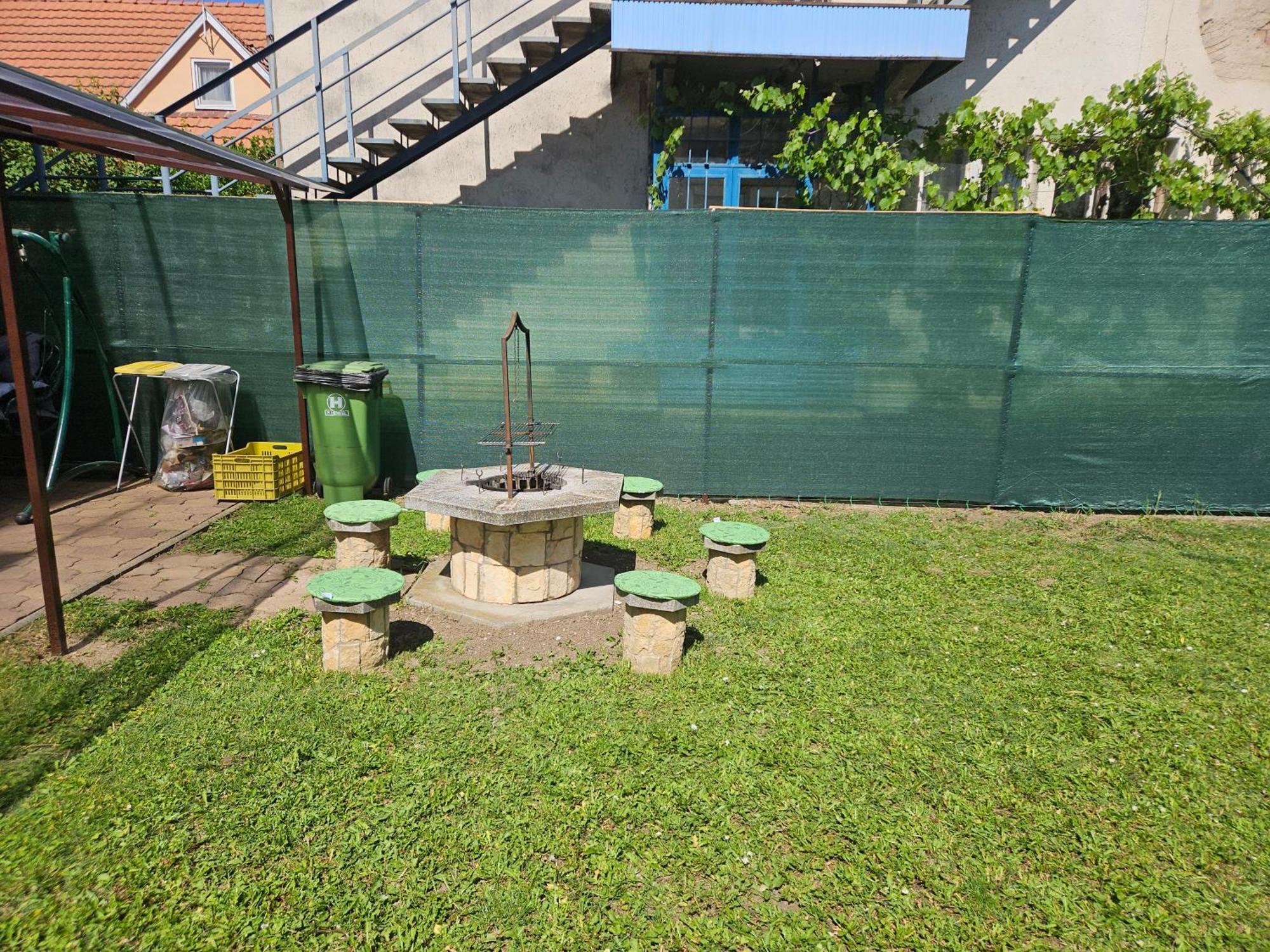ADA 2 Apartmanház Hajdúszoboszló Esterno foto