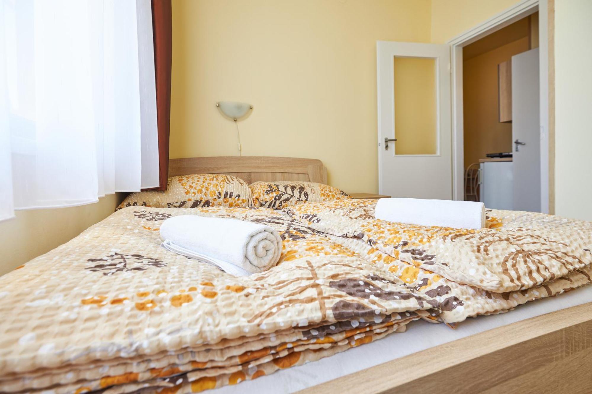 ADA 2 Apartmanház Hajdúszoboszló Esterno foto