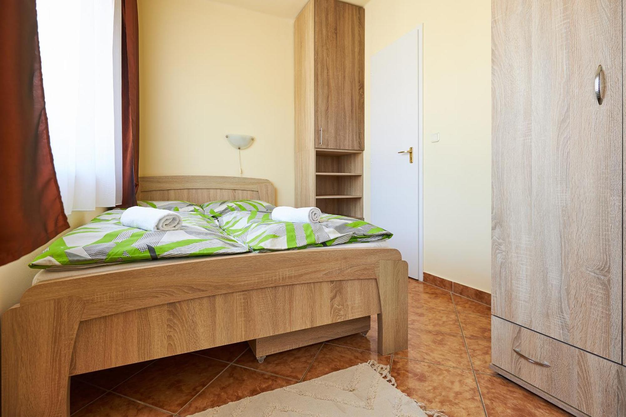 ADA 2 Apartmanház Hajdúszoboszló Esterno foto