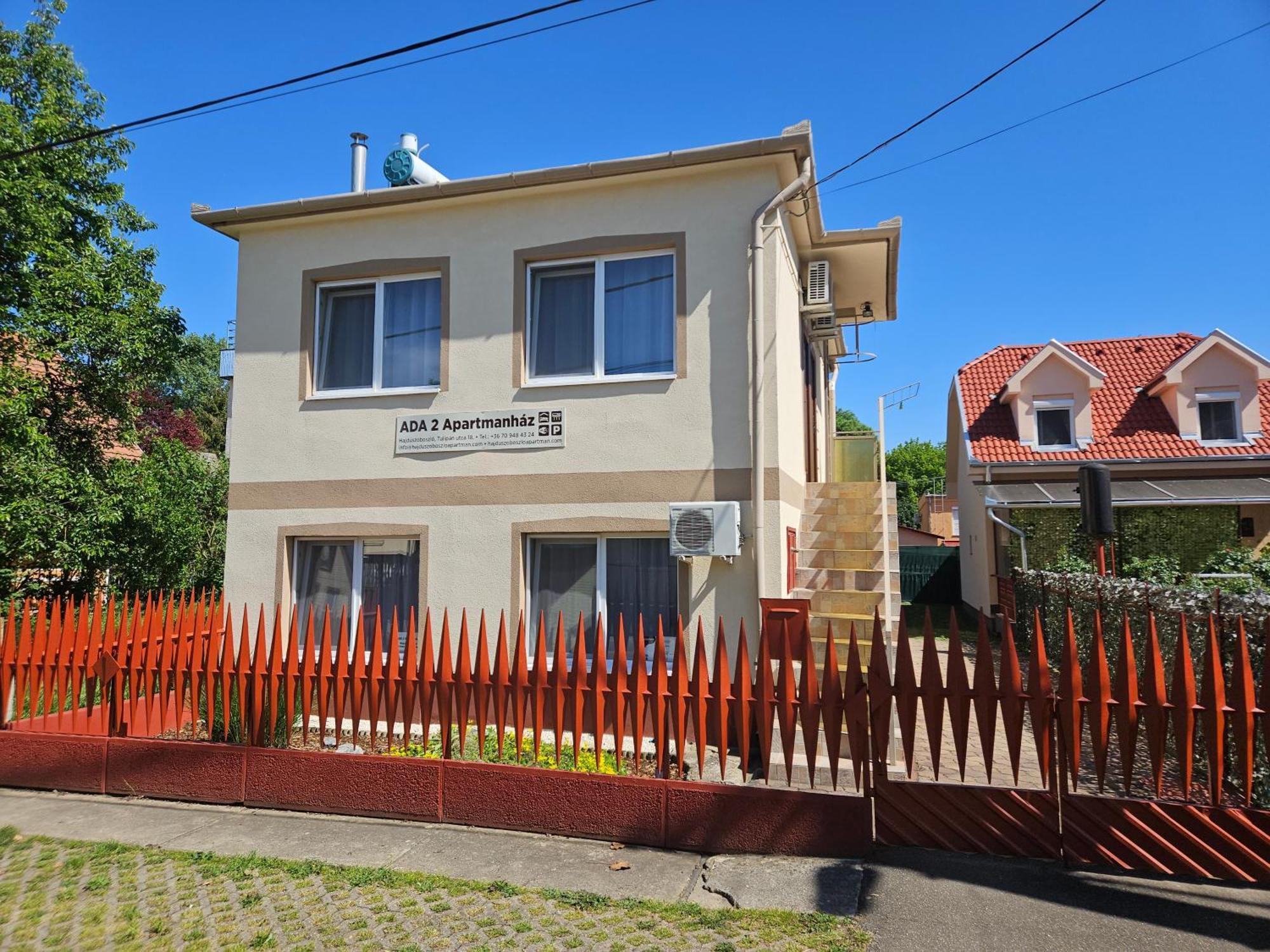 ADA 2 Apartmanház Hajdúszoboszló Esterno foto