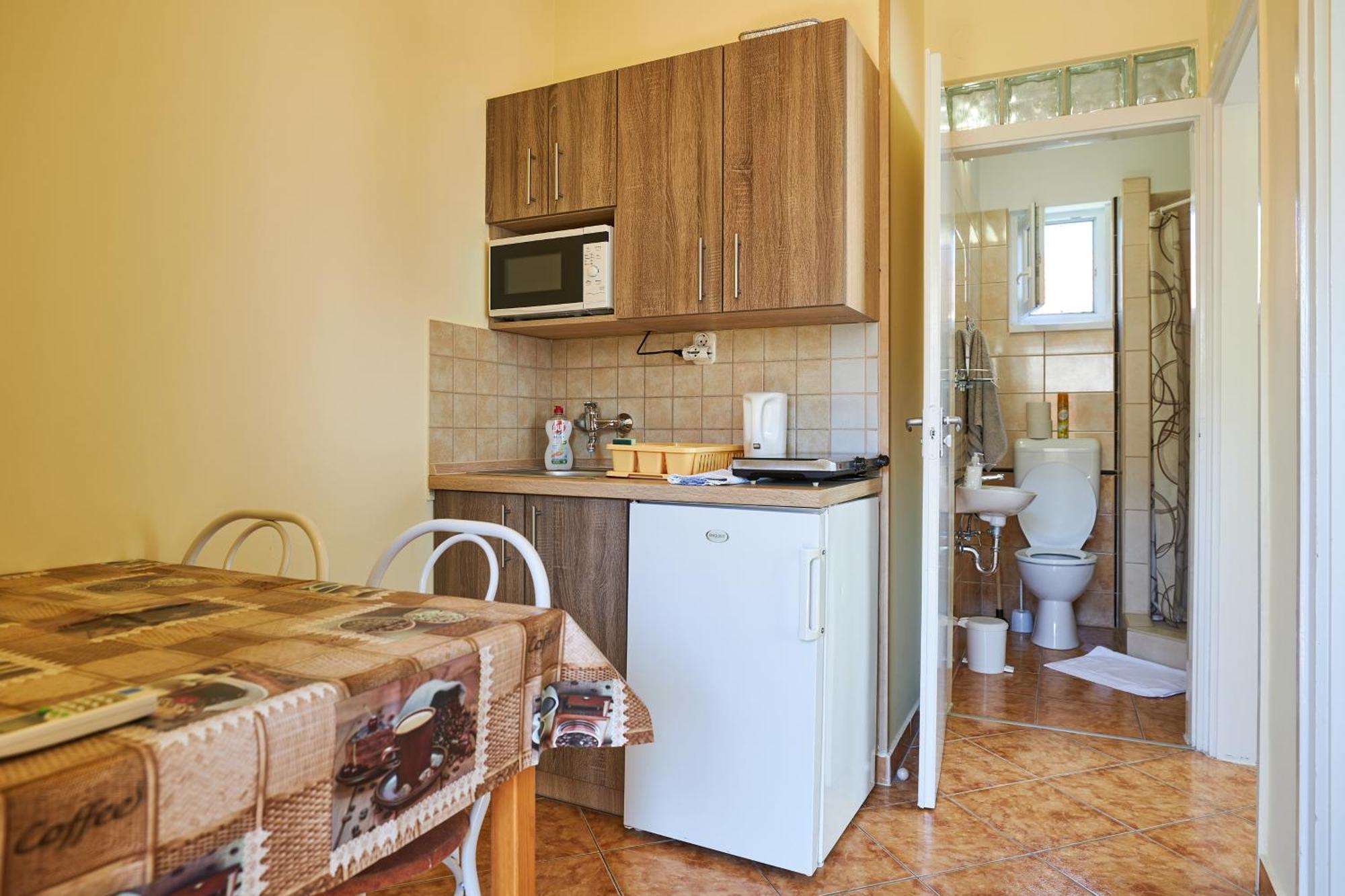 ADA 2 Apartmanház Hajdúszoboszló Esterno foto