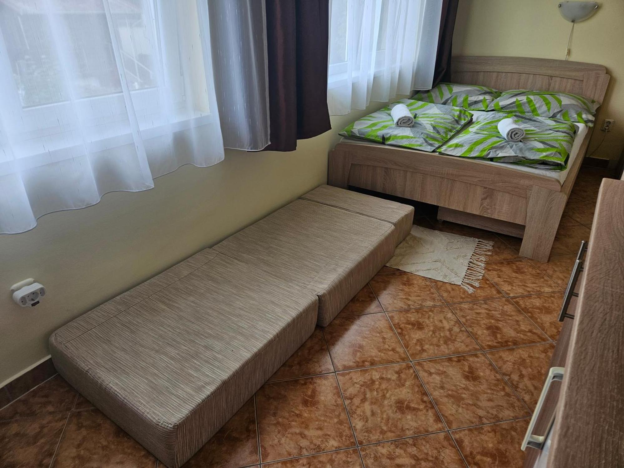 ADA 2 Apartmanház Hajdúszoboszló Esterno foto